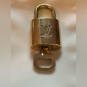 Louis Vuitton Lock and Key #304